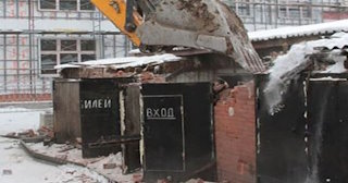 Снос гаража и вывоз мусора в зиме - Быстро и качественно от Сварной-Зма от 2095 рублей